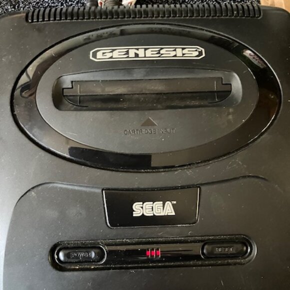 Sega Genisis game console - Picture 1 of 8